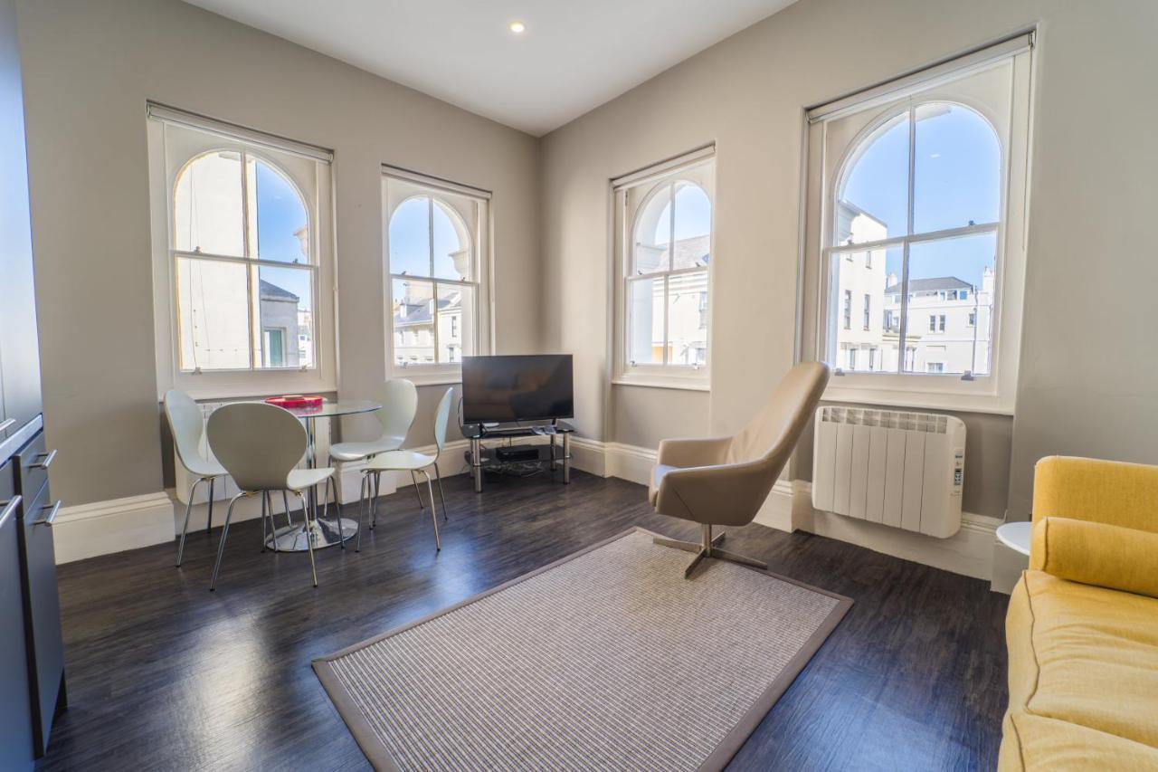 1 Elliot Terrace Apart-hotel 4*