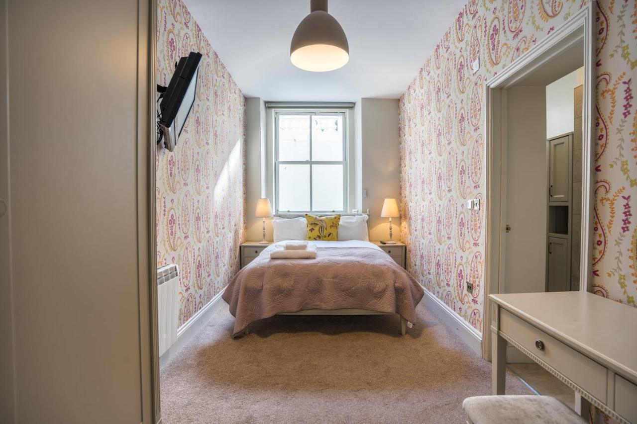 1 Elliot Terrace Apartahotel 4*